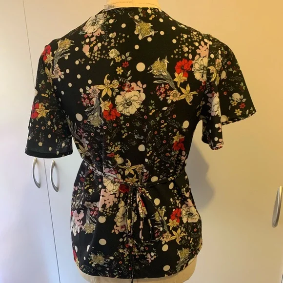 Zara- Wrap around Floral Tops - Picture 3 of 4